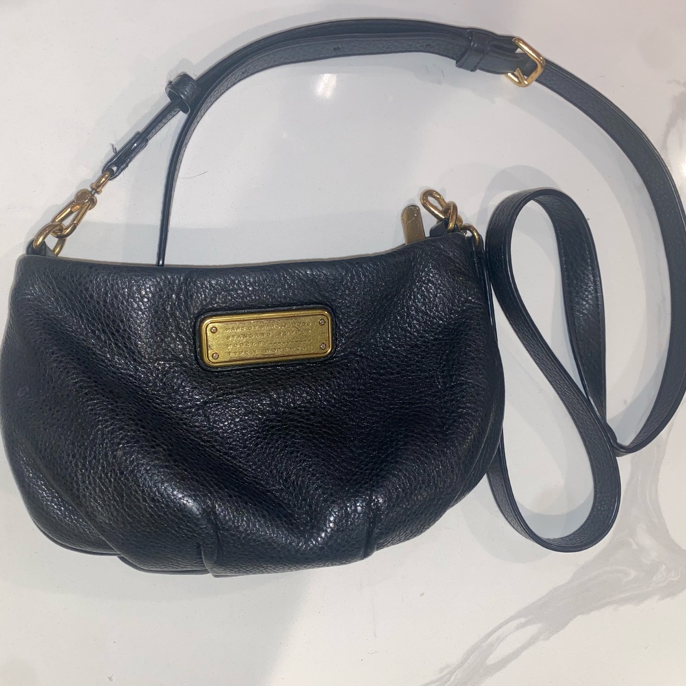 Marc Jacob’s black pebbled leather crossbody bag